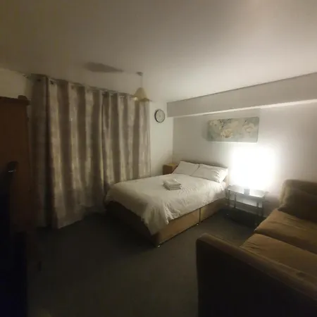 홈스테이 Three Bedroom *
